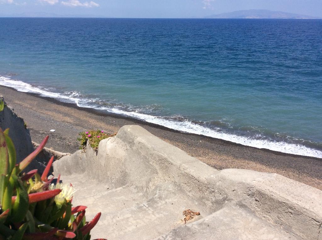 Almyra Oia Suites Exterior foto